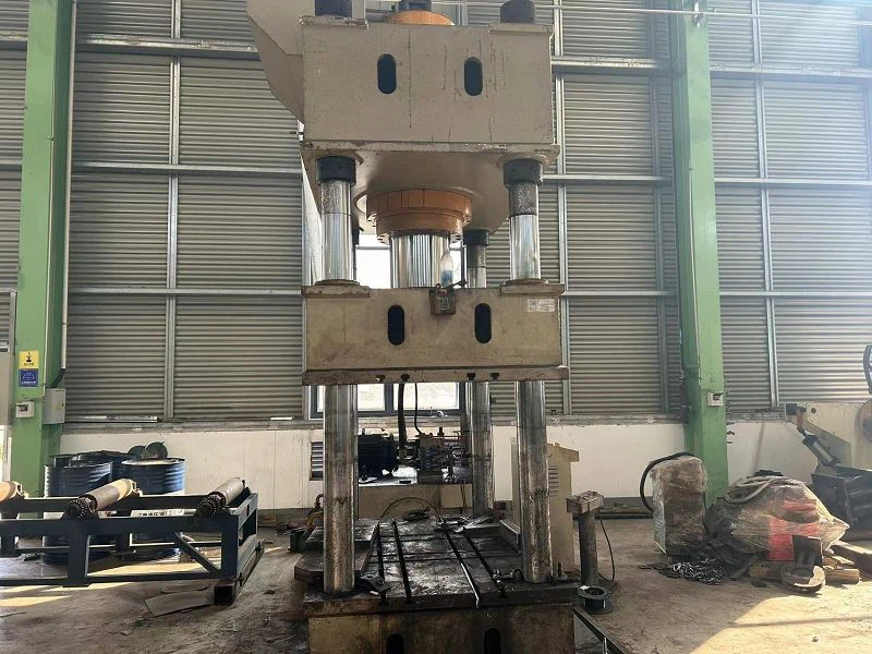 Four columns press001 Four columns press001